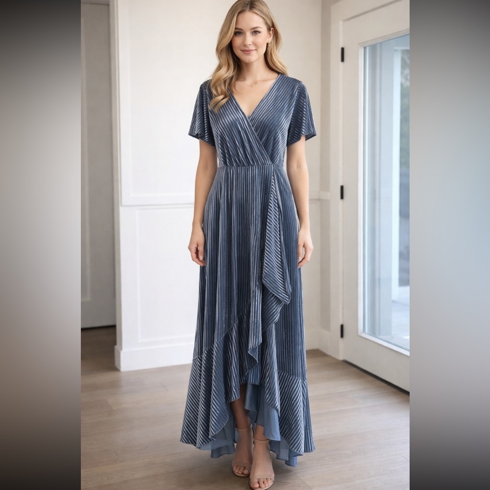Simplee Silver Gray Wrap Dress Short Sleeve VNeck Ruffle Ribbed Velvet Maxi L